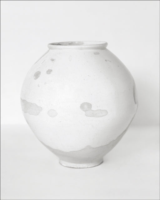 Korean Ceramics: The Scholar's Vision, The Photographer's Eye